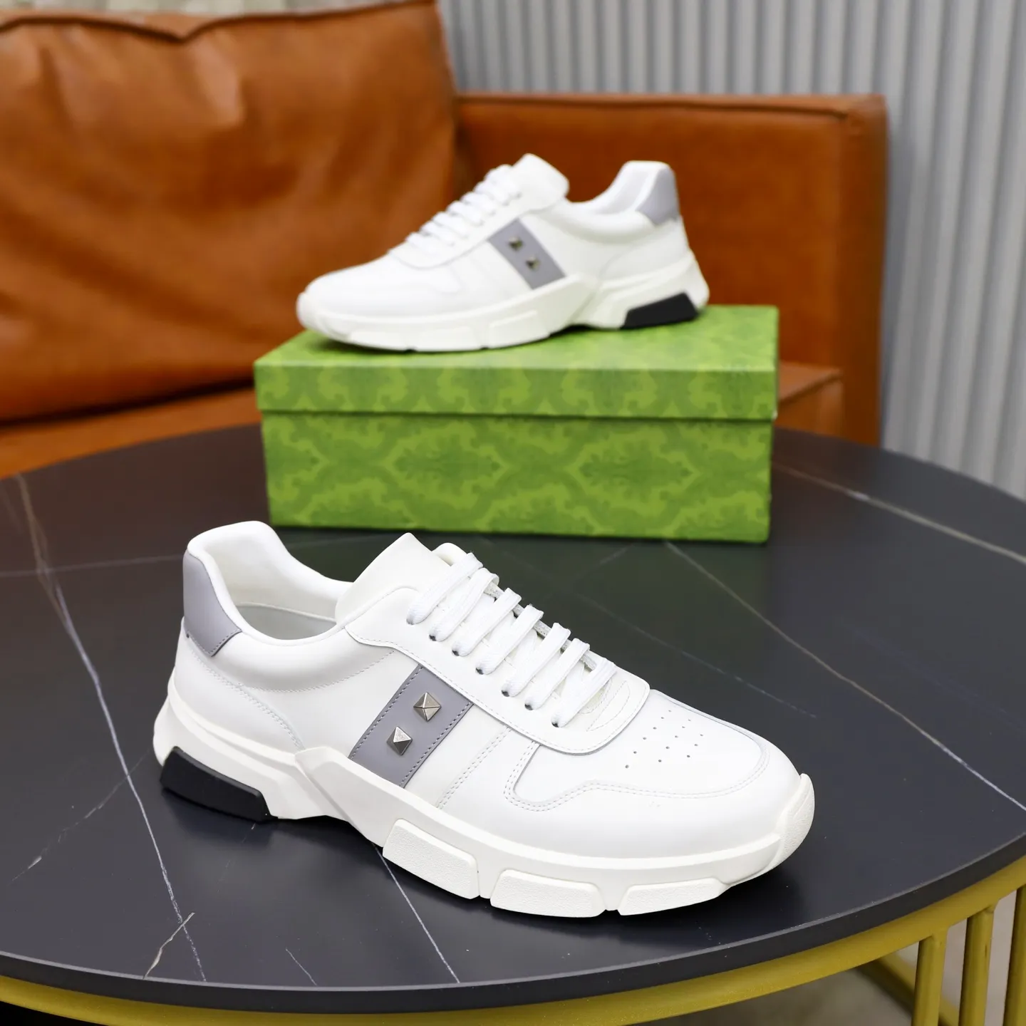 Ex-factory price: 540💰💰🙅‍♂️🙅‍♂️🙅‍♂️ Brand: GUCCI Standard code: 38-44 (45 customized) Grade: Same as the official website Material: Cowhide stitching Comfortable and breathable sheepskin lining Lightweight and wear-resistant sports outsole Style category: Men's fashionable casual shoes Running sports shoes Distinguished luxury brand elements Top luxury color: actual picture color
